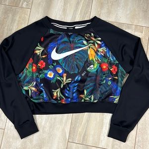 women’s nike crop top crew neck L